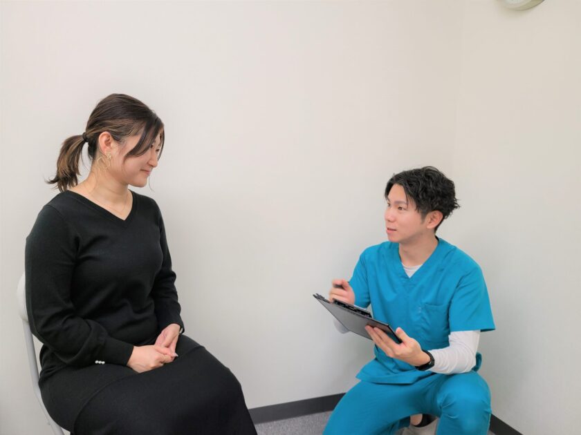 自由が丘あゆむ整体院の問診の様子|国家資格者による腰痛の根本原因の丁寧なカウンセリング