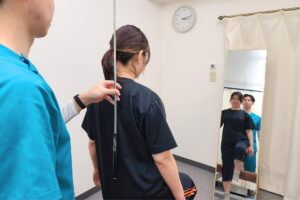 自由が丘あゆむ整体院の姿勢バランスチェック|腰痛の原因を正確に分析する検査風景